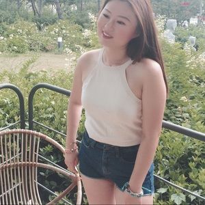 Forever21 beige color crop top